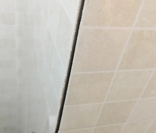 中站瓷砖空鼓维修公司分享阳台瓷砖脱落的修复过程可以分为以下几个步骤